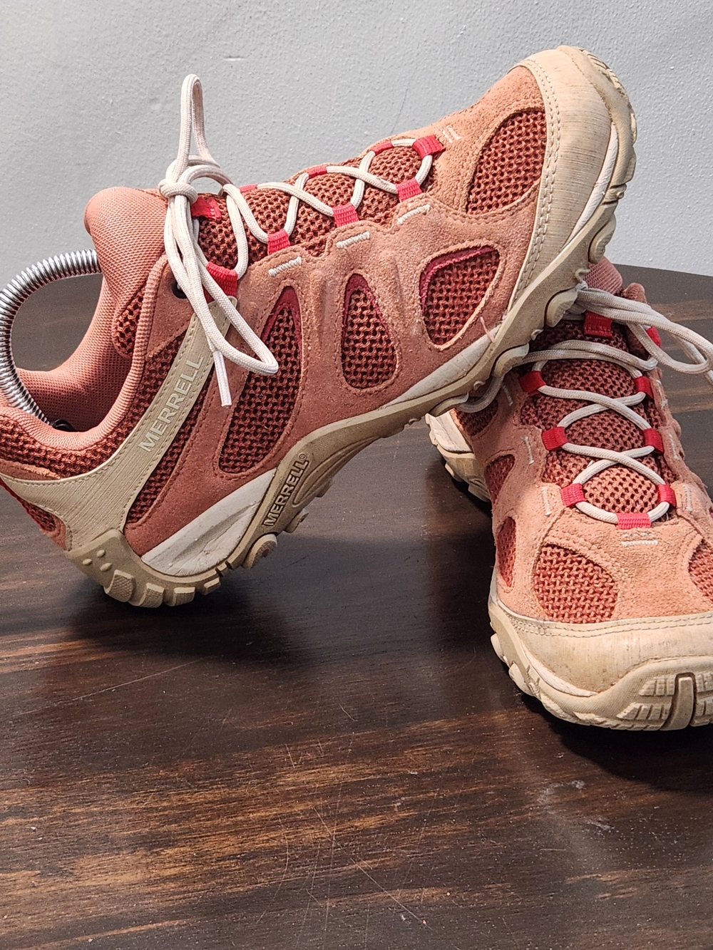 Merrell Yokota 2 Womens Hiking Shoes Sz 9.5 Coral Beige Suede Air Cushion J03842